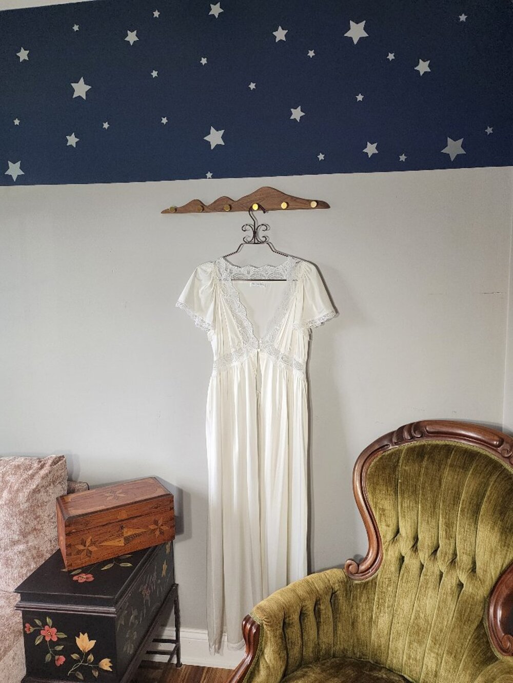 Vintage Miss Elaine Antron Nylon Lace Nightgown Ivory Medium USA